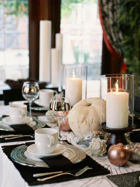 Thanksgiving table setting idea 4_Bobbi Fabian via HGTV