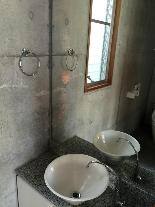 house3-bathroom