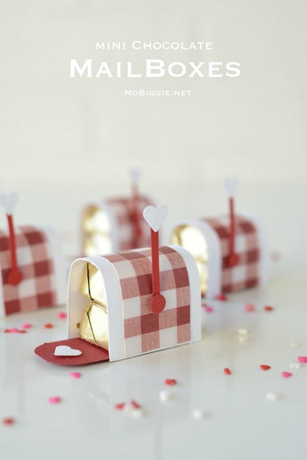 mini-chocolate-mailboxes-for-a-Valentines-Day-treat-Video-on-NoBiggie.net_