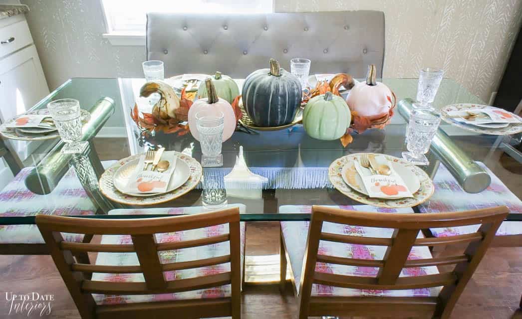 Decorating for Thanksgiving on a Budget with Easy Tips and DIYs