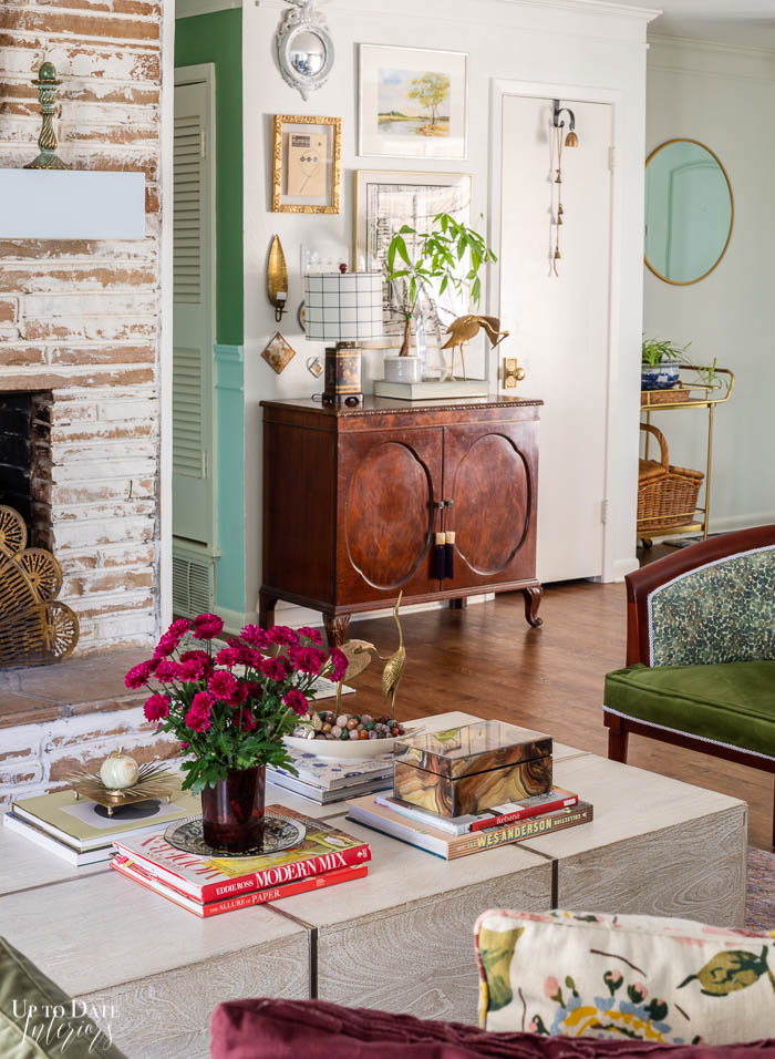 How to Create Beautiful Spring Vignettes and a Colorful Home Tour