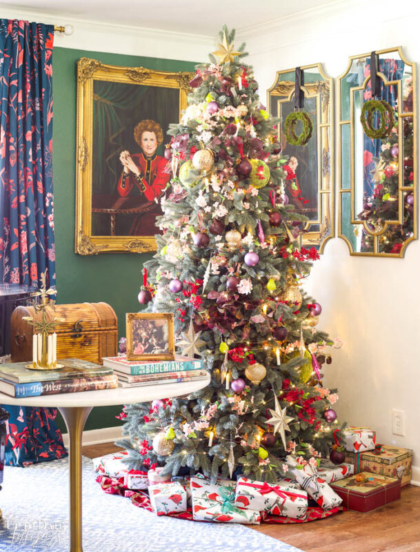 A Holiday Home Tour Featuring Beautiful Christmas Color Palette Ideas